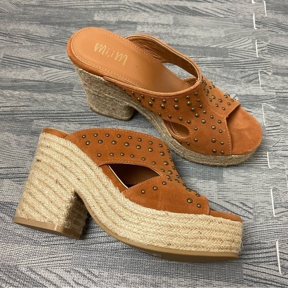 Miim “Ada” Studded Notch Platform Heels - Picture 2 of 12